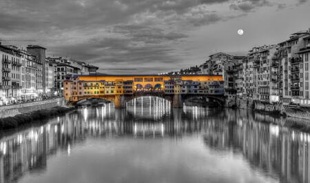 Ponte vecchio by night, Florence or Firenze, Italia